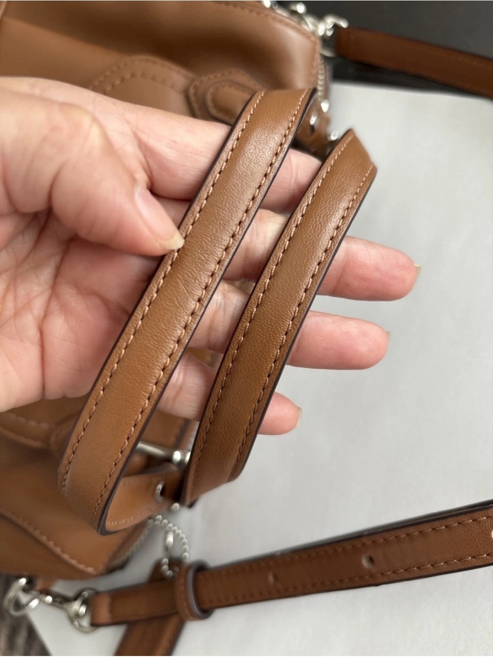 Coach Tan Leather Satchel with Detachable Strap zipper crossbody bag. - Picture 15 of 16